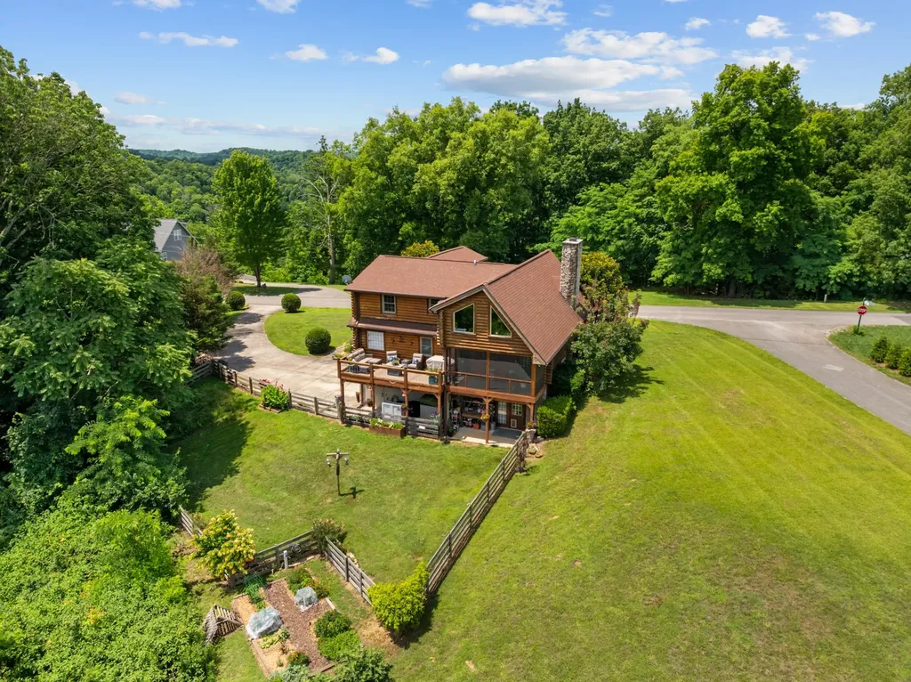 480 Seaton Drive Smithville TN 37166