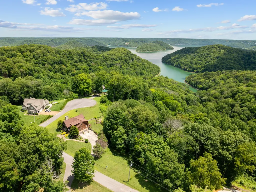 480 Seaton Drive Smithville TN 37166