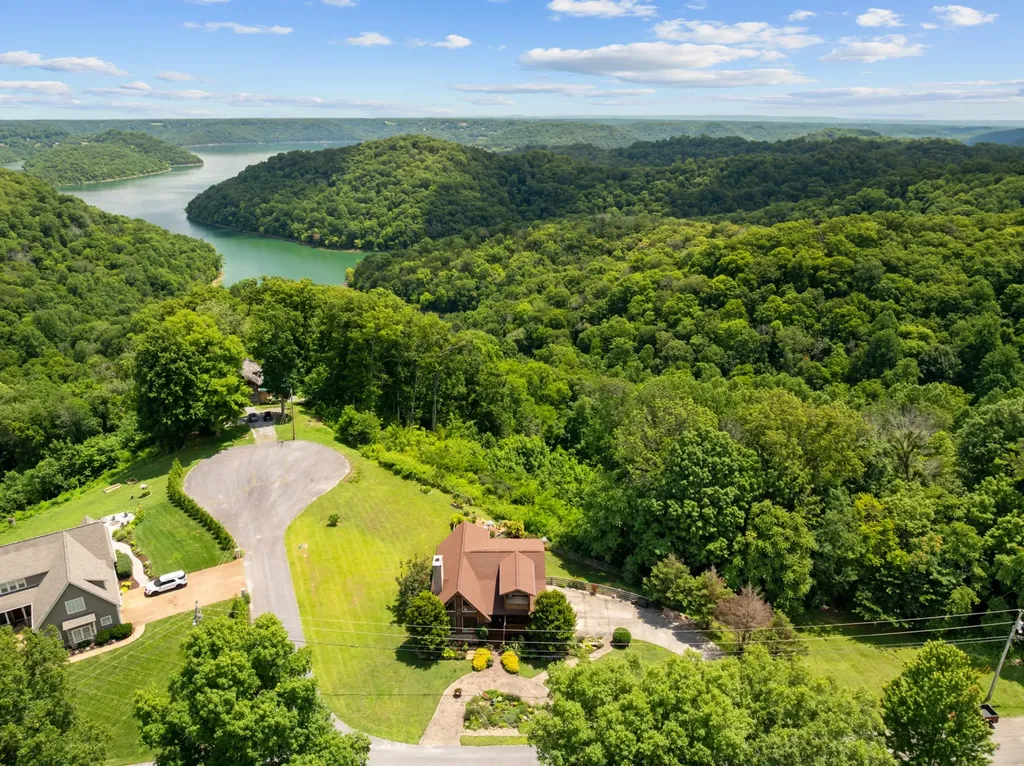 480 Seaton Drive Smithville TN 37166