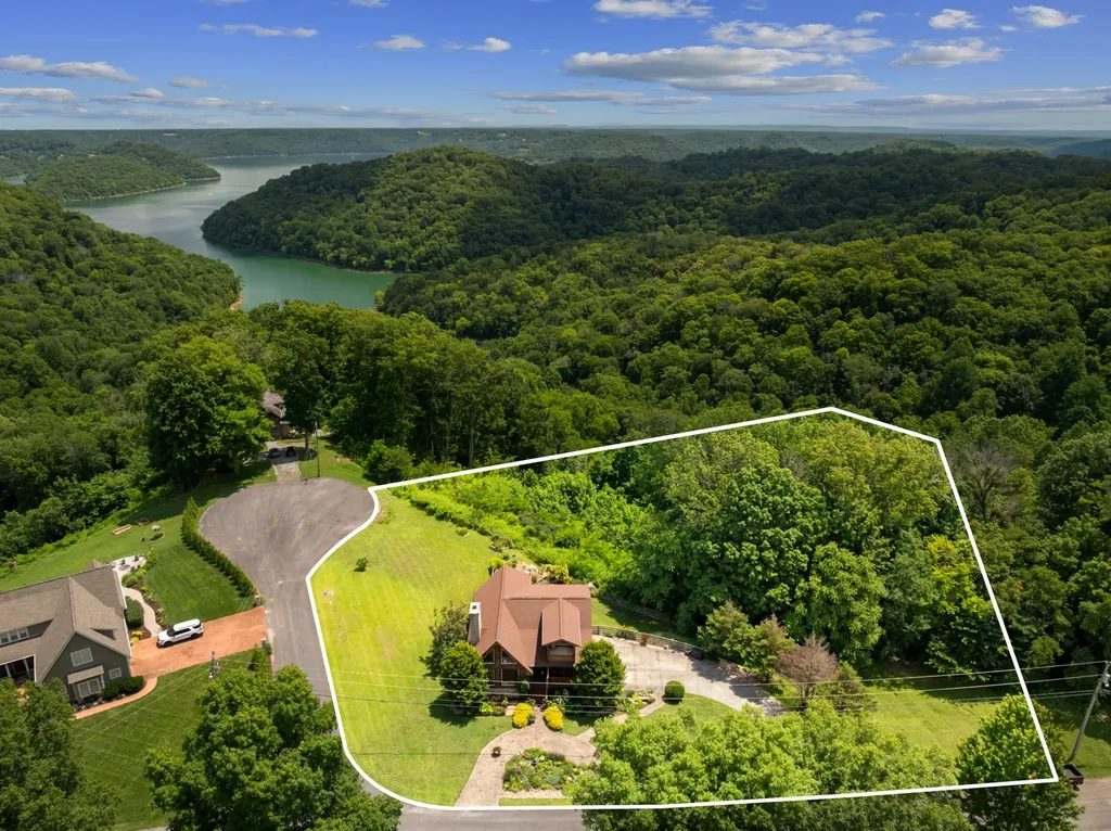 480 Seaton Drive Smithville TN 37166