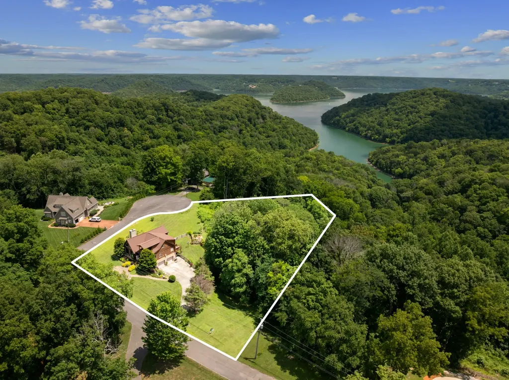 480 Seaton Drive Smithville TN 37166