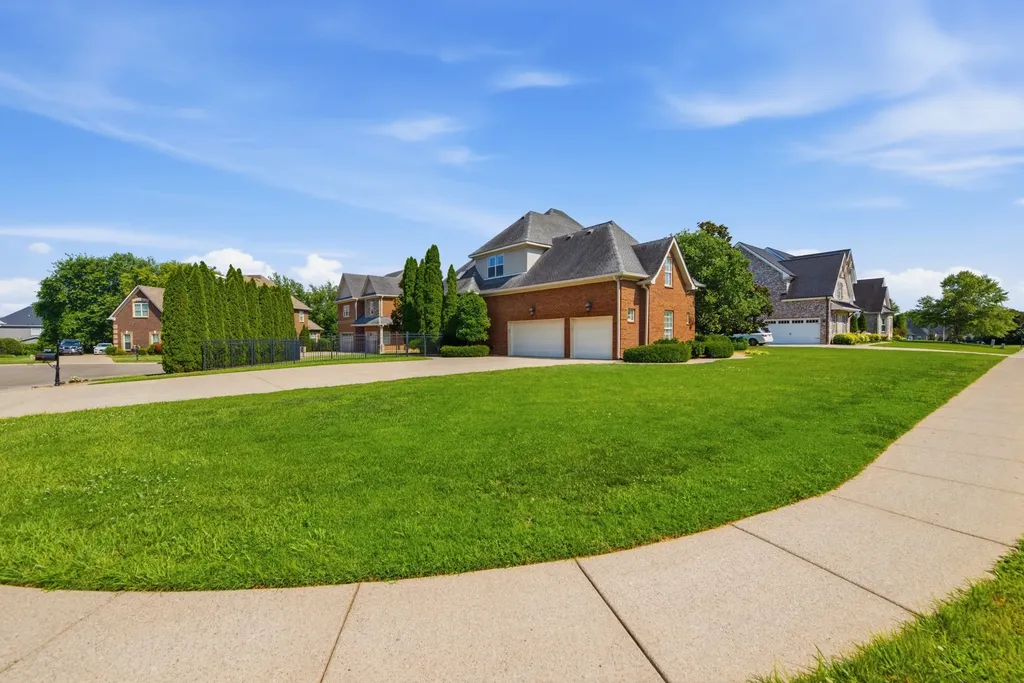 2926 Frank Robinson Drive Murfreesboro TN 37130