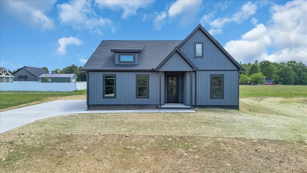 1459 Smartt Station Road Morrison TN 37357