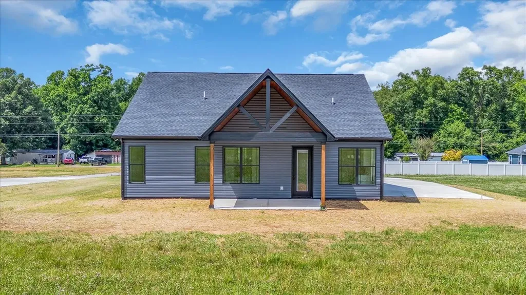 1459 Smartt Station Road Morrison TN 37357