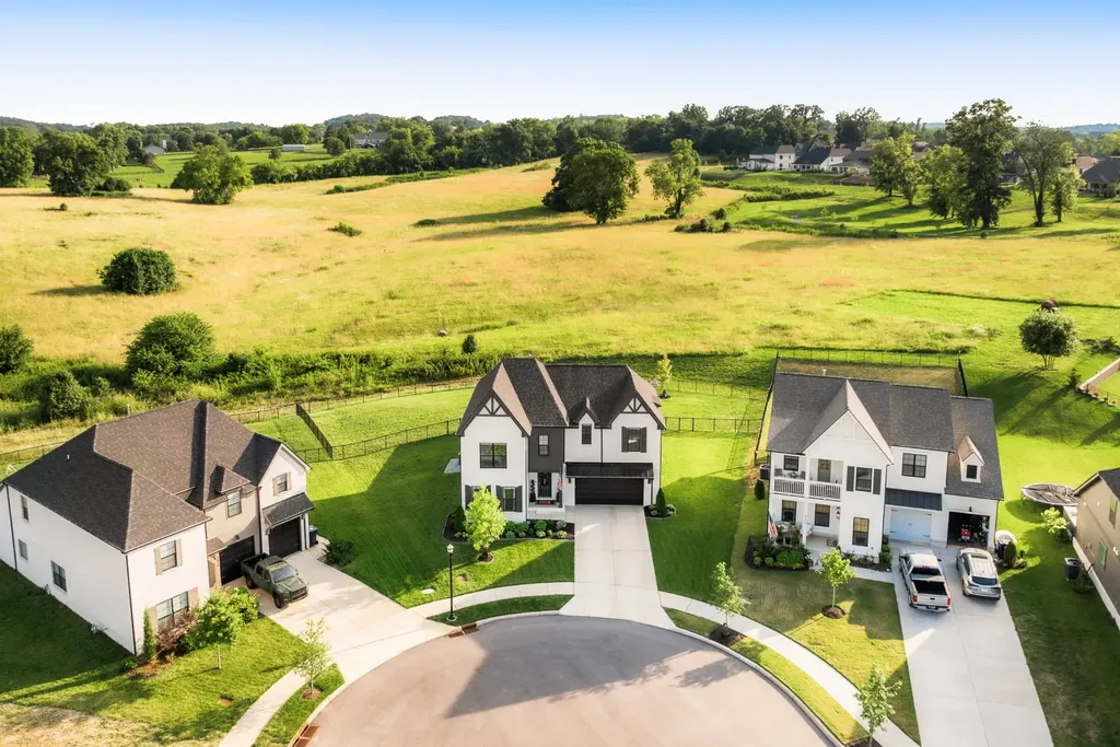 3455 Burgate Trail Thompsons Station TN 37179