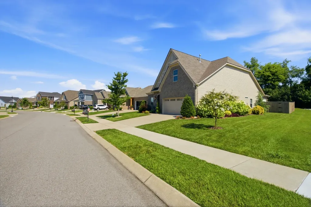 1076 Westgate Drive Gallatin TN 37066