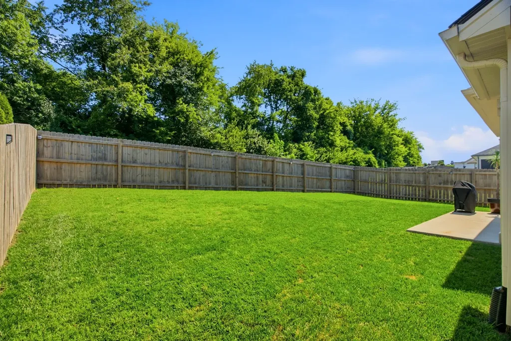 1076 Westgate Drive Gallatin TN 37066