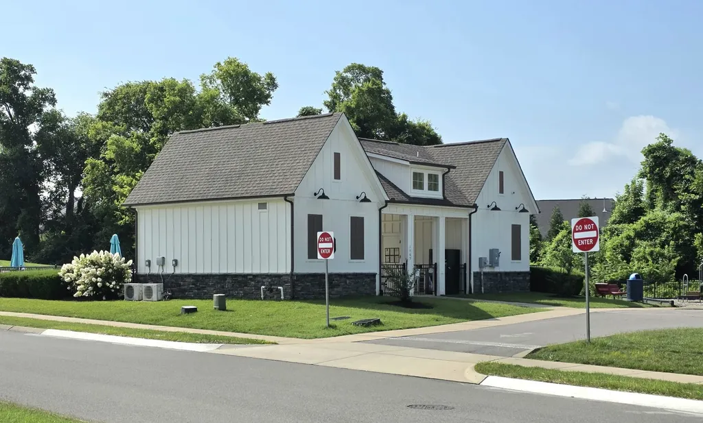 1076 Westgate Drive Gallatin TN 37066