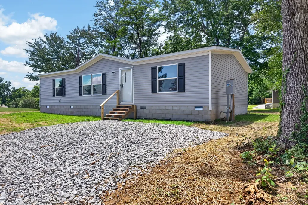 9203 Crossville Highway Sparta TN 38583