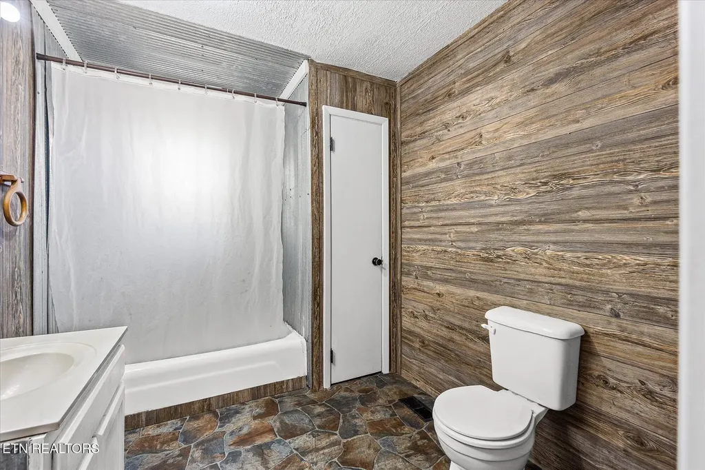 111 Guffey Lane Jamestown TN 38556