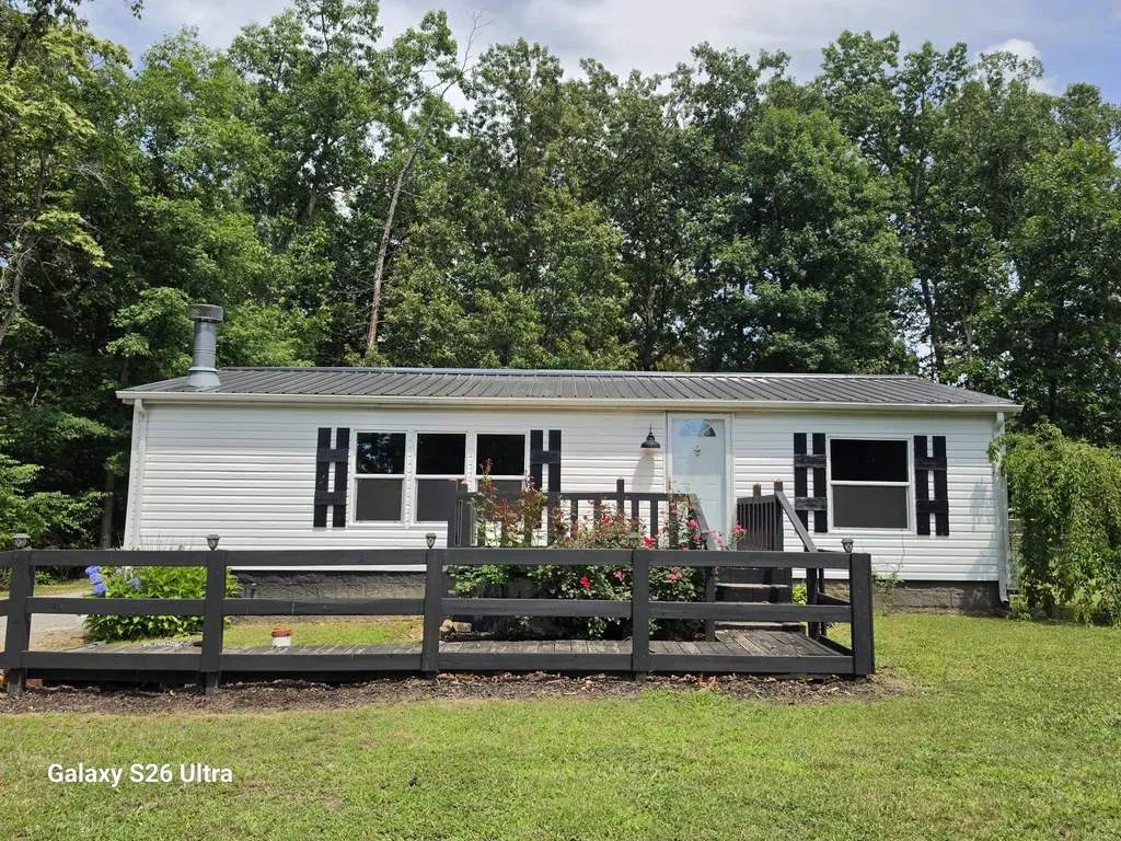 1361 Lakeshore Drive Beechgrove TN 37018