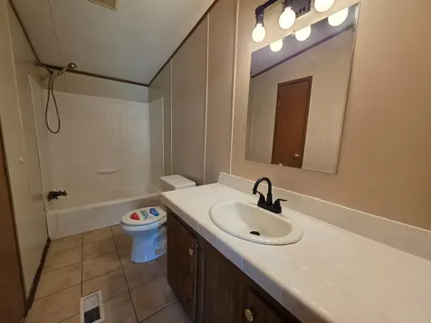 1361 Lakeshore Drive Beechgrove TN 37018