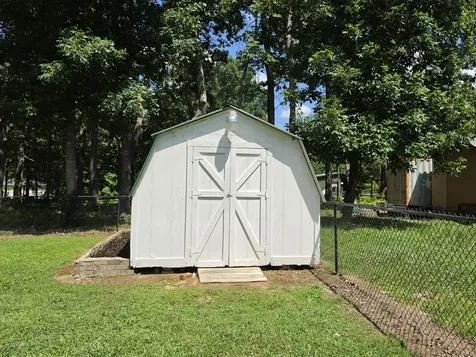 1361 Lakeshore Drive Beechgrove TN 37018