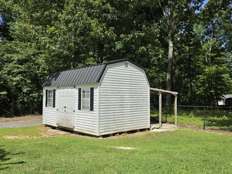 1361 Lakeshore Drive Beechgrove TN 37018