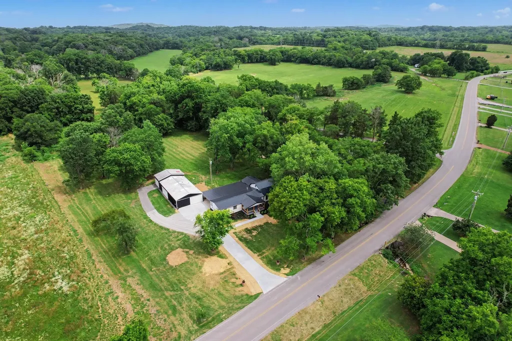 305 Martha Leeville Road Lebanon TN 37090