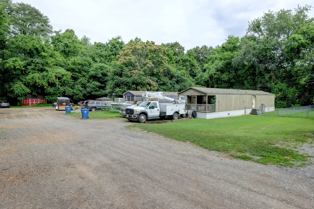 1026 Ross Lane Clarksville TN 37042