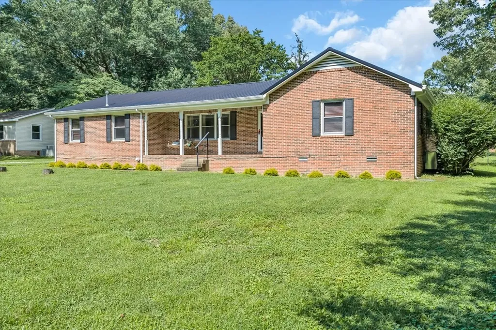 106 Larkway Drive Tullahoma TN 37388