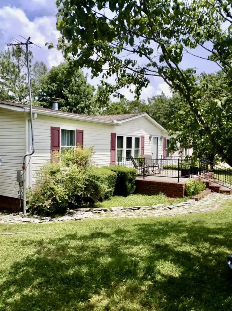42 Paradise Hills Lane Lebanon TN 37090