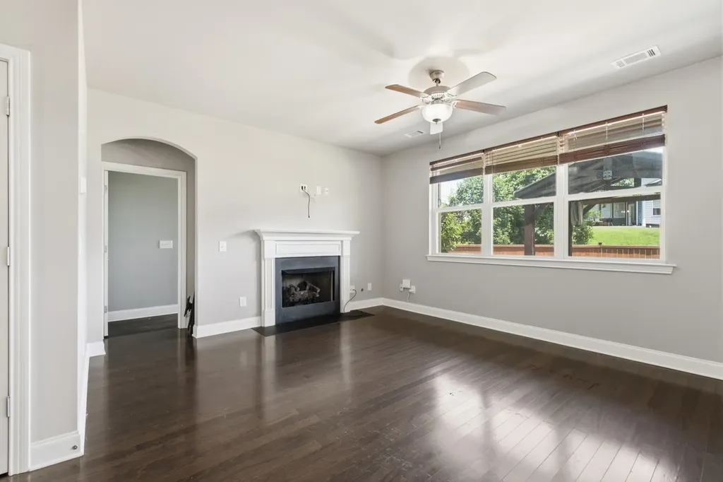 5702 Hidden Creek Smyrna TN 37167