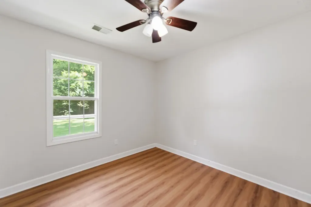945 Mckellar Drive Tullahoma TN 37388