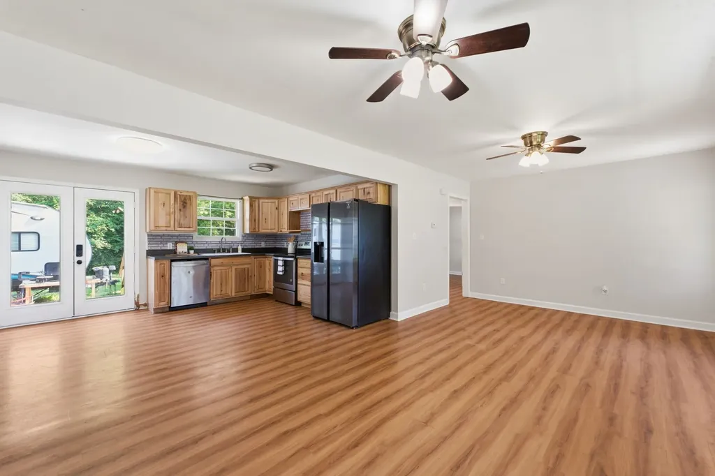 945 Mckellar Drive Tullahoma TN 37388