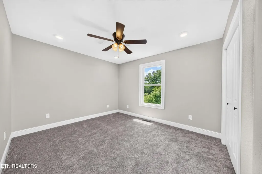 430 Rhododendron Circle Crossville TN 38555
