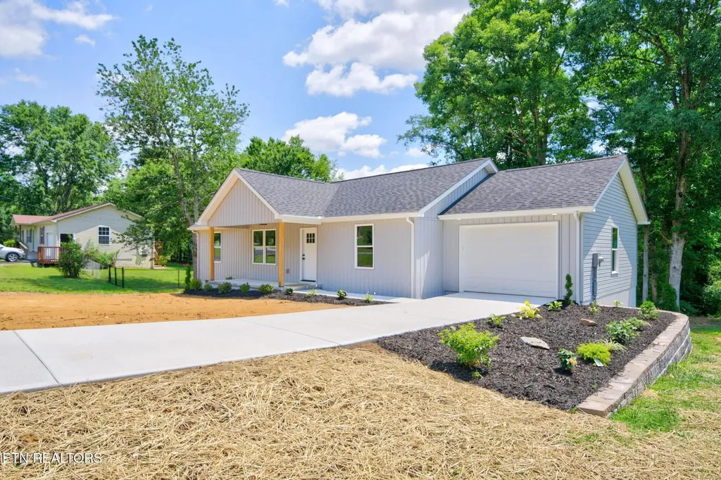 430 Rhododendron Circle Crossville TN 38555