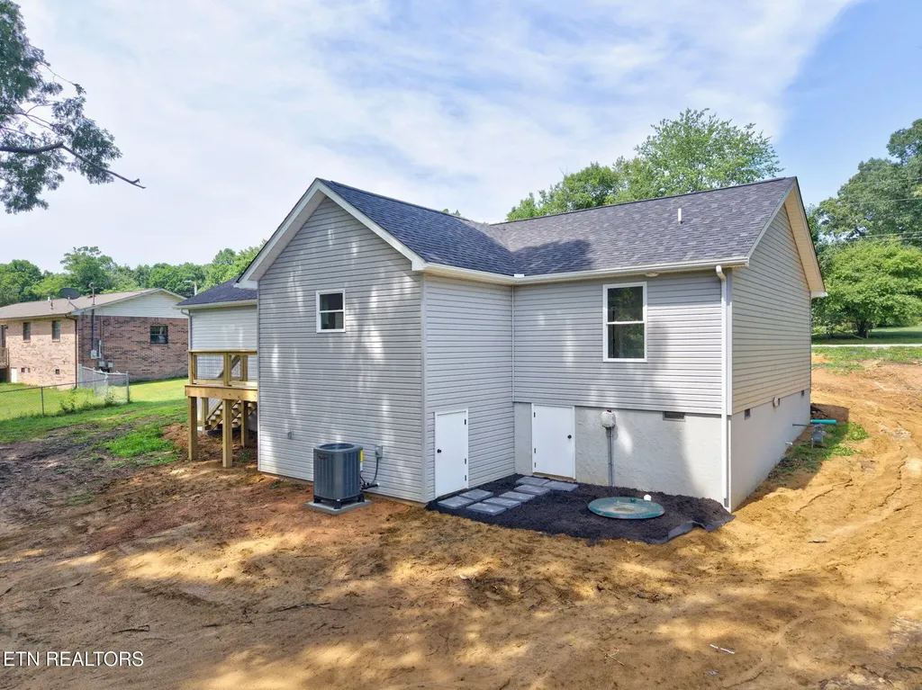 430 Rhododendron Circle Crossville TN 38555