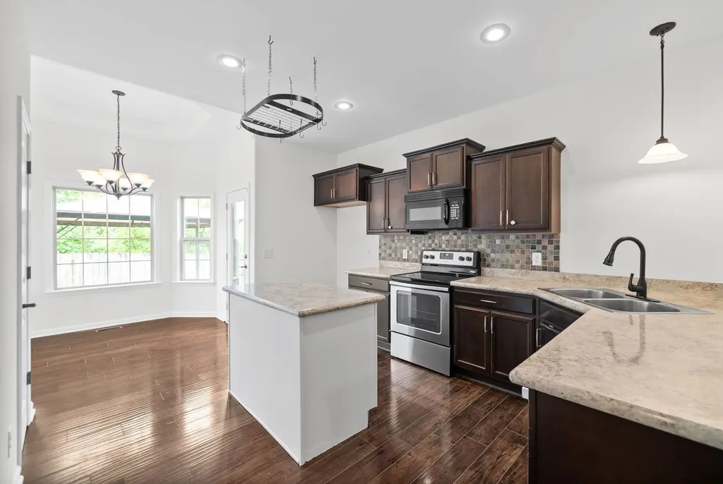 3756 Gray Fox Drive Clarksville TN 37040
