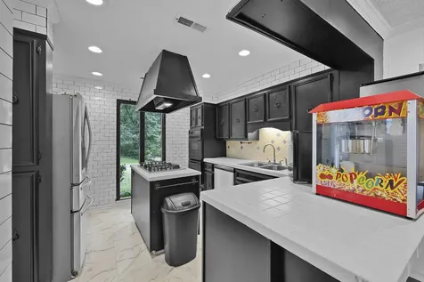 14 Hummingbird Cove Jackson TN 38305