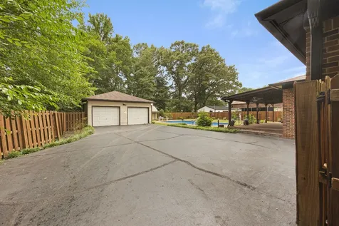 14 Hummingbird Cove Jackson TN 38305
