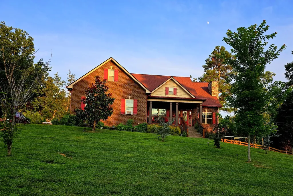 104 Yates Drive Bon Aqua TN 37025