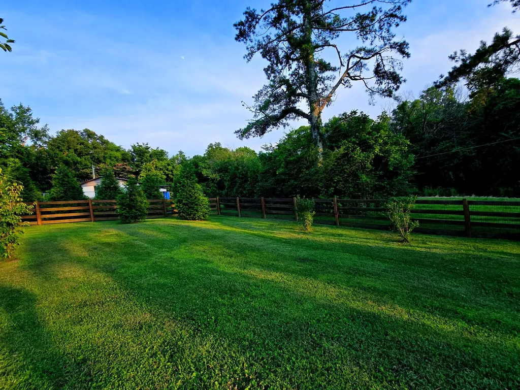 104 Yates Drive Bon Aqua TN 37025