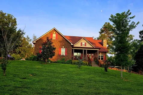 104 Yates Drive Bon Aqua TN 37025