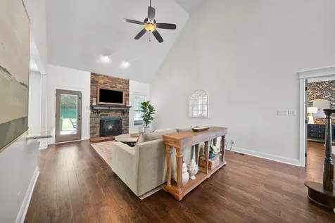 251 Harrowgate Drive Clarksville TN 37043