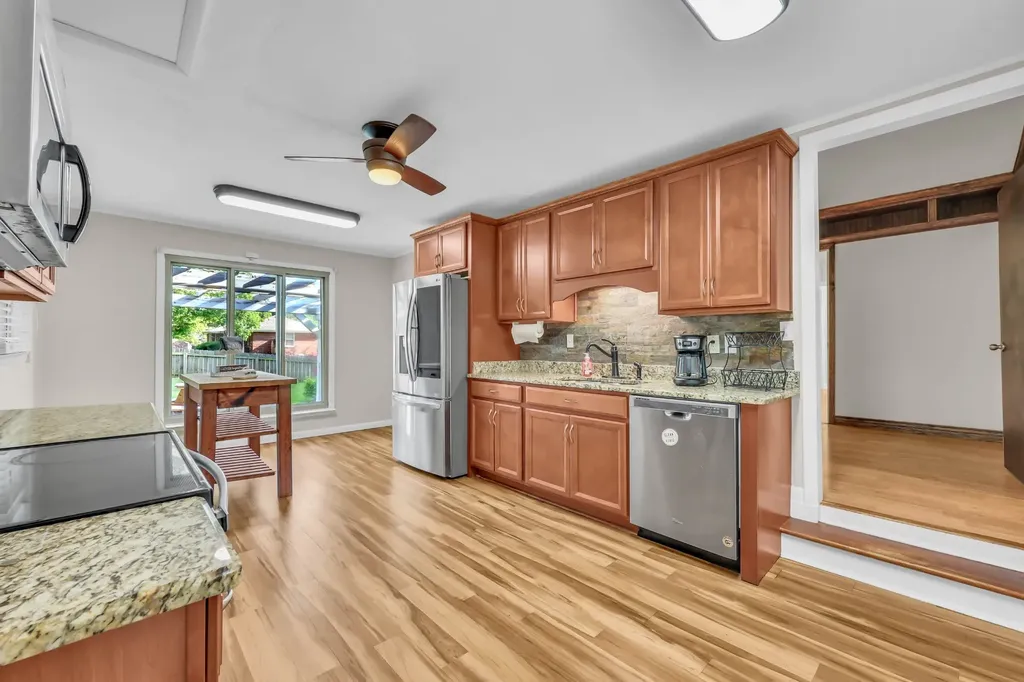 28 Hayes Street Clarksville TN 37040
