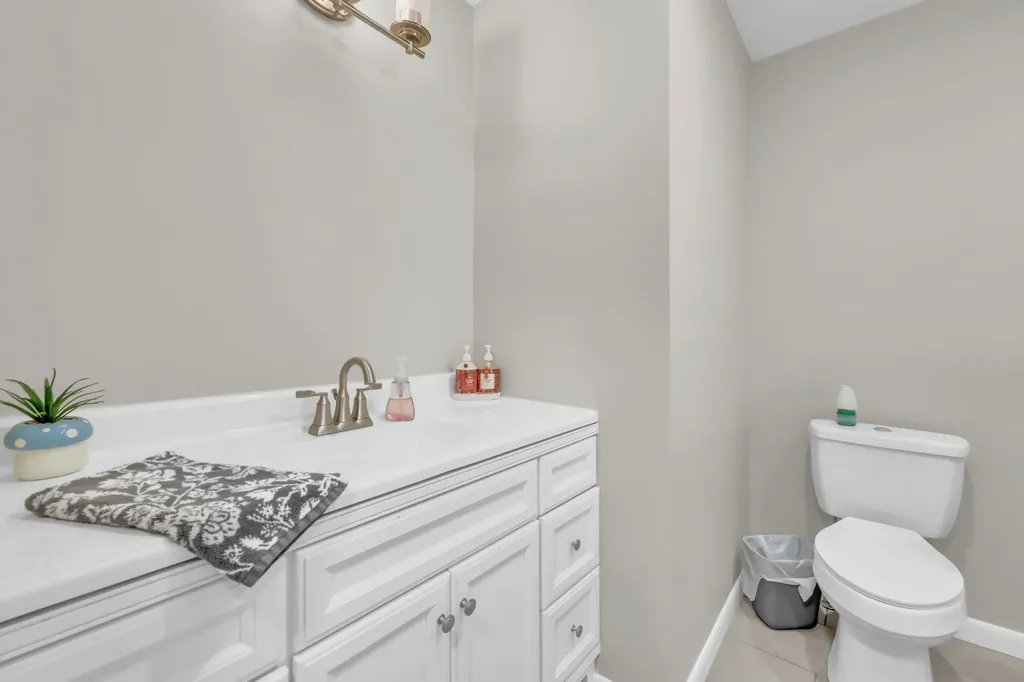 28 Hayes Street Clarksville TN 37040
