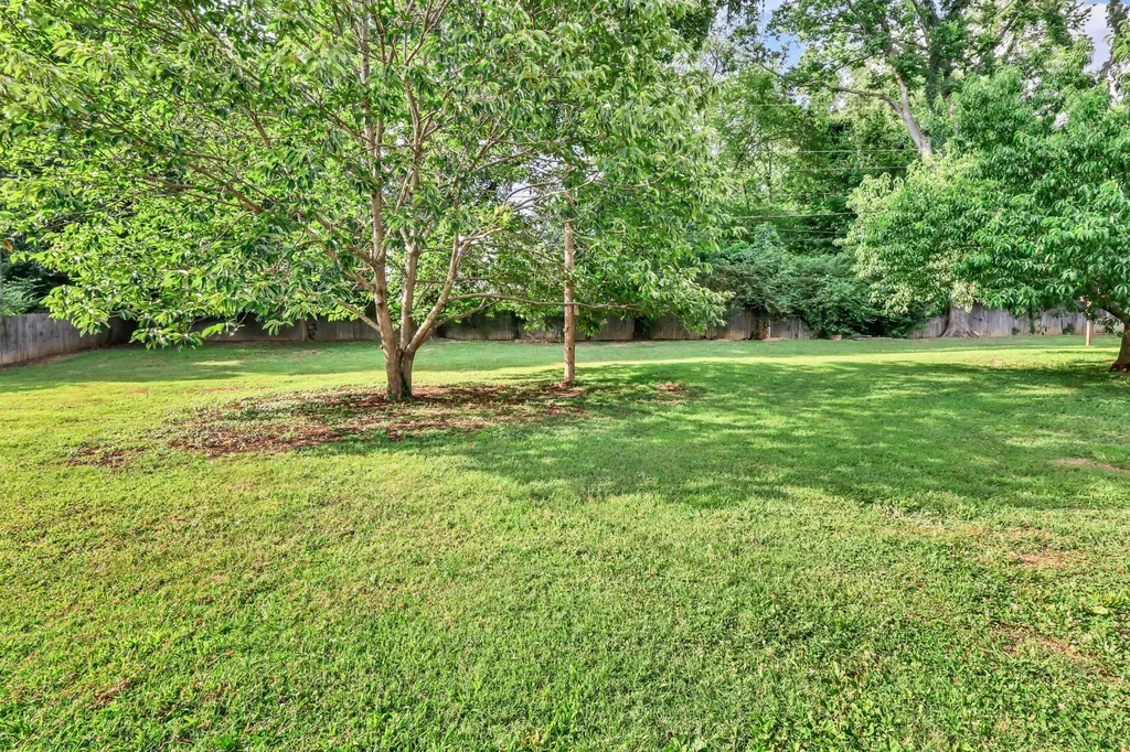 28 Hayes Street Clarksville TN 37040