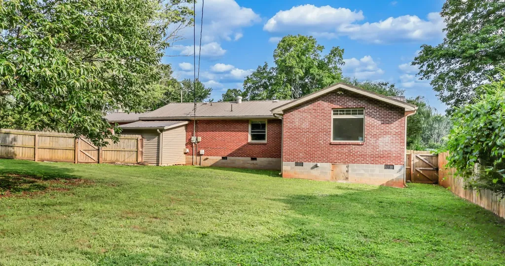 28 Hayes Street Clarksville TN 37040
