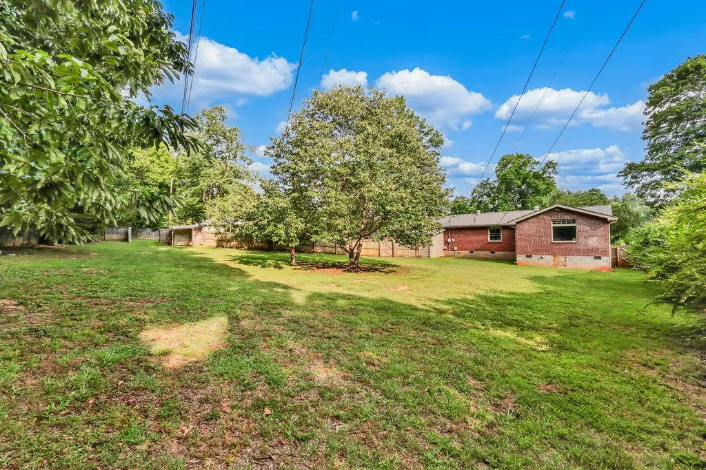28 Hayes Street Clarksville TN 37040