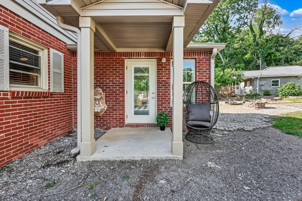 28 Hayes Street Clarksville TN 37040