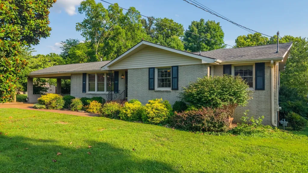182 Cherokee Road Hendersonville TN 37075