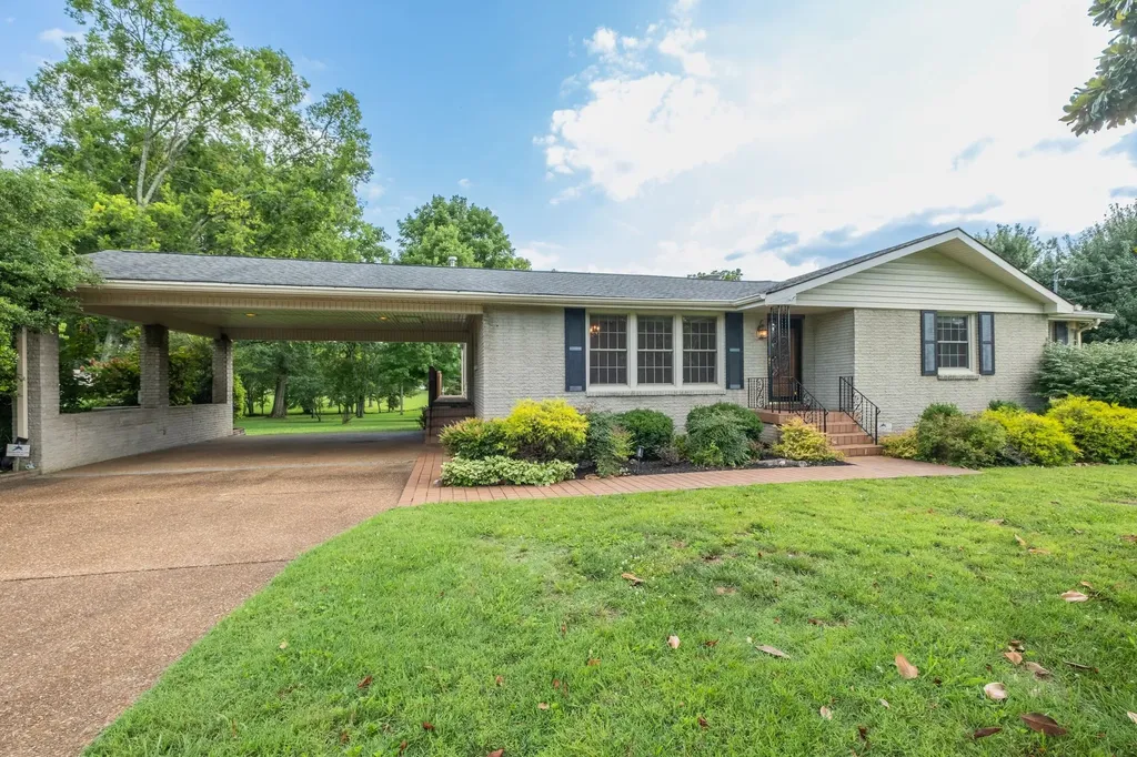 182 Cherokee Road Hendersonville TN 37075