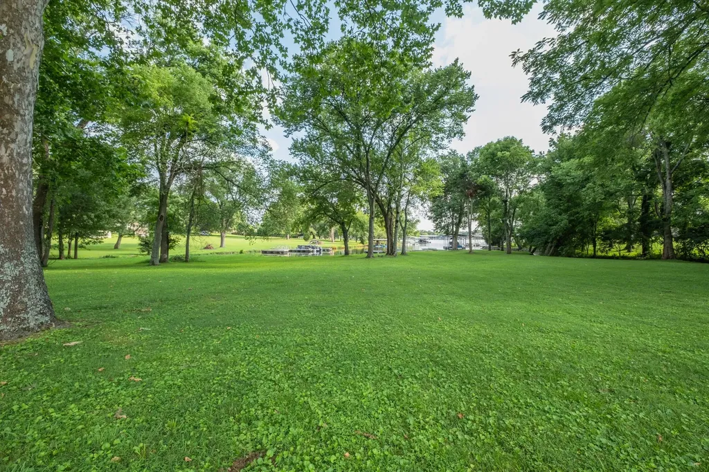 182 Cherokee Road Hendersonville TN 37075