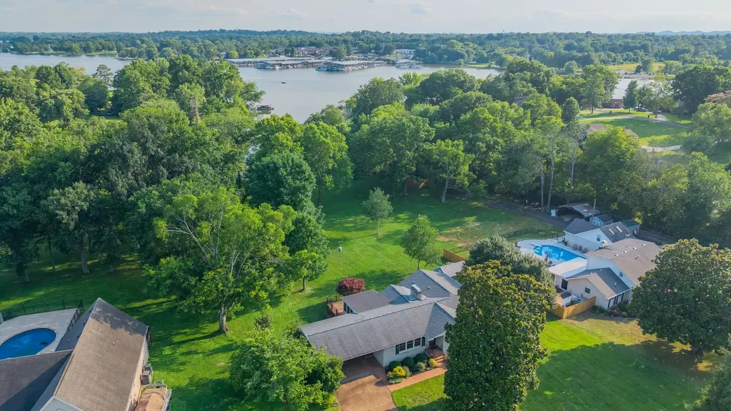 182 Cherokee Road Hendersonville TN 37075