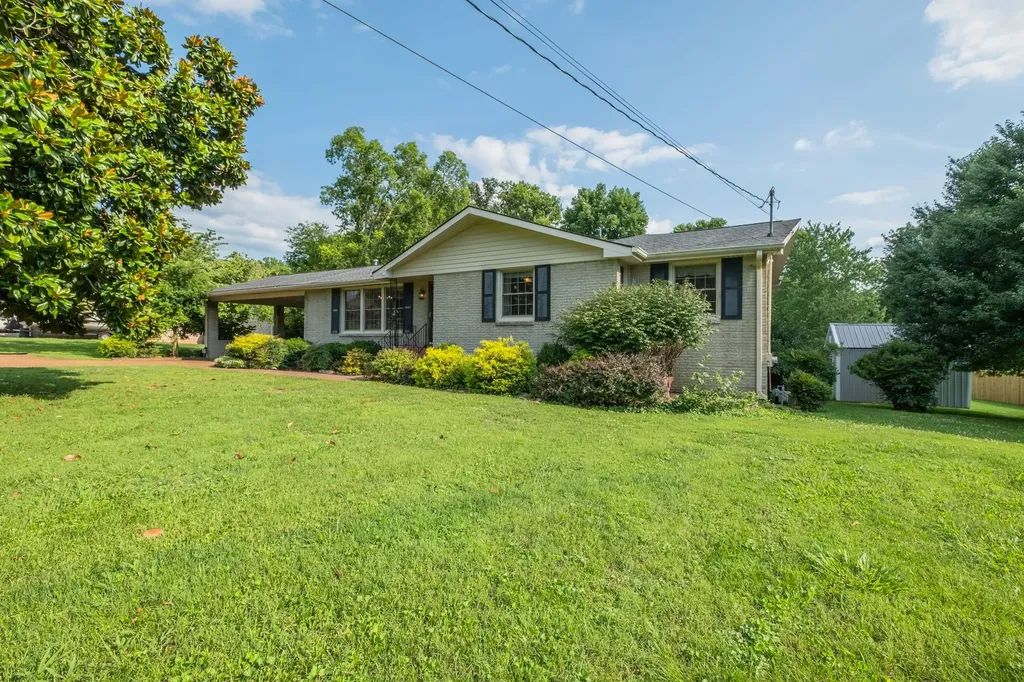 182 Cherokee Road Hendersonville TN 37075