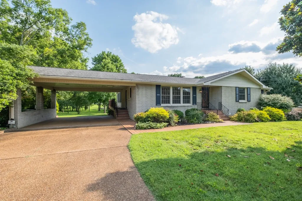 182 Cherokee Road Hendersonville TN 37075