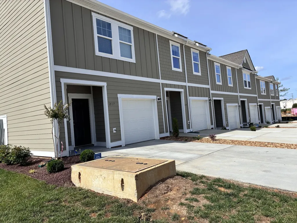 210 Darlington Drive Dickson TN 37055