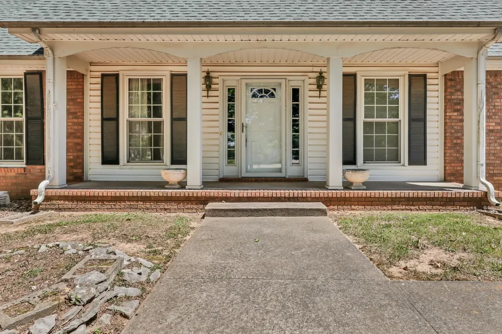 1761 Heritage Drive Clarksville TN 37043