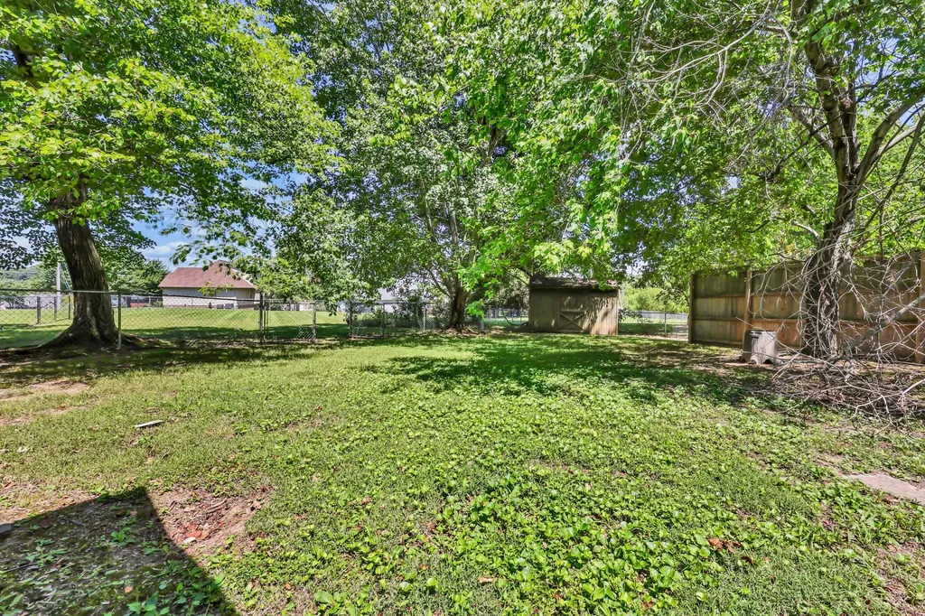1761 Heritage Drive Clarksville TN 37043